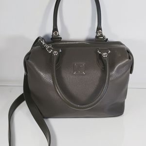 Vintage Guess U.S.A. hand bag. "10 horizontal, "8 vertical